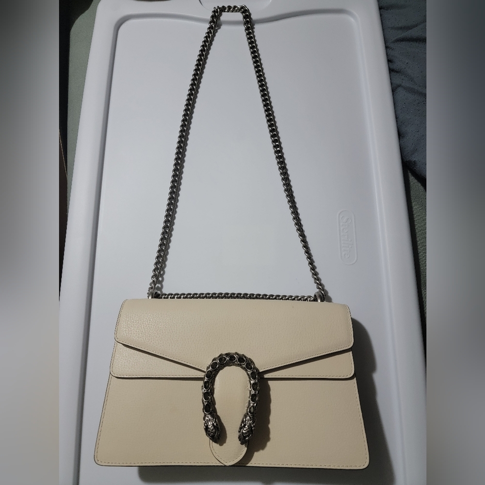 ❤️‍🔥 Gucci  Elegant Cream Chain Shoulder Bag